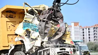 MKE Aliağa'da hurda araçların işlenişi