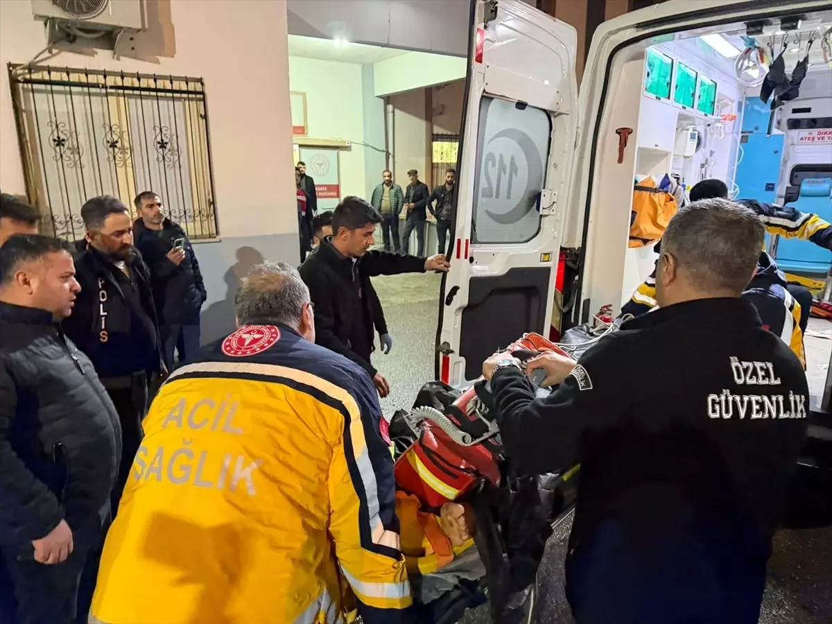 Sincik'te Dere Kenarında Kaza: 5 Yaralı, 2'si Ağır Durumda