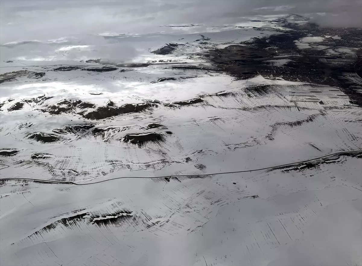 Ardahan ve Kars'ta Şiddetli Kar Yağışı ve Soğuk Hava