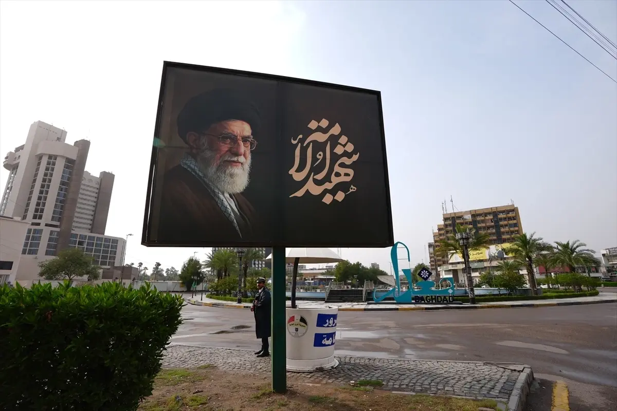 Bağdat Sokaklarında Hamaney Aile Posterleri Görüntülendi