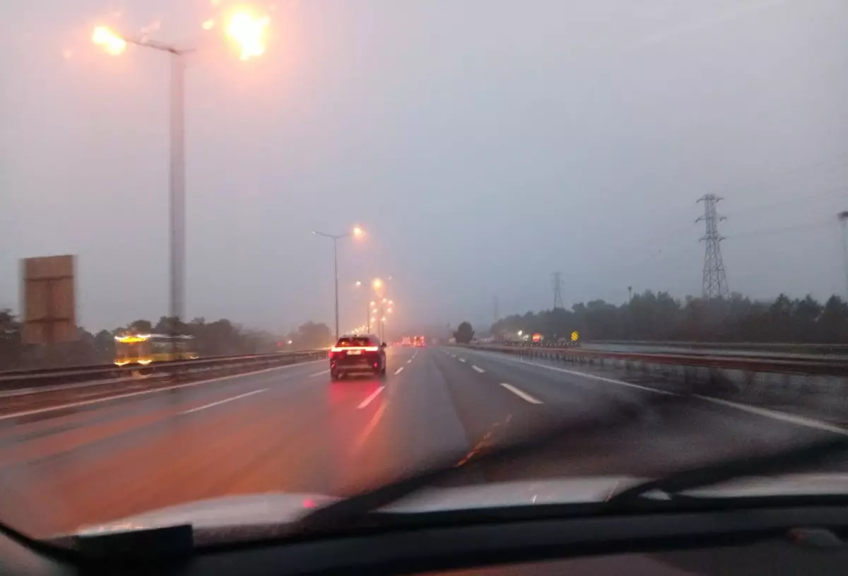 İstanbul’da Sabah Sisinin Şehri Görünürlüğe Etkisi Artıyor