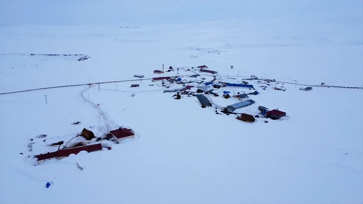 Kars’ın Yüksek Kesimlerinde Kar Kalınlığı 2,5 Metreye Ulaştı