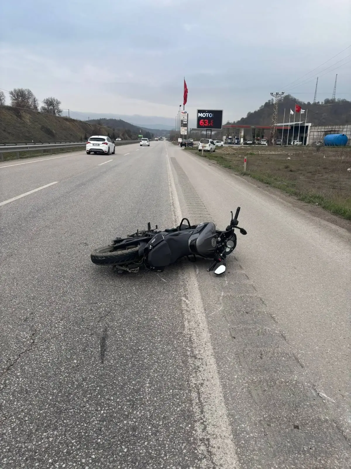 Samsun Kavak'ta Motosiklet ve Otomobil Çarpışması: Sürücü Ağır Yaralı