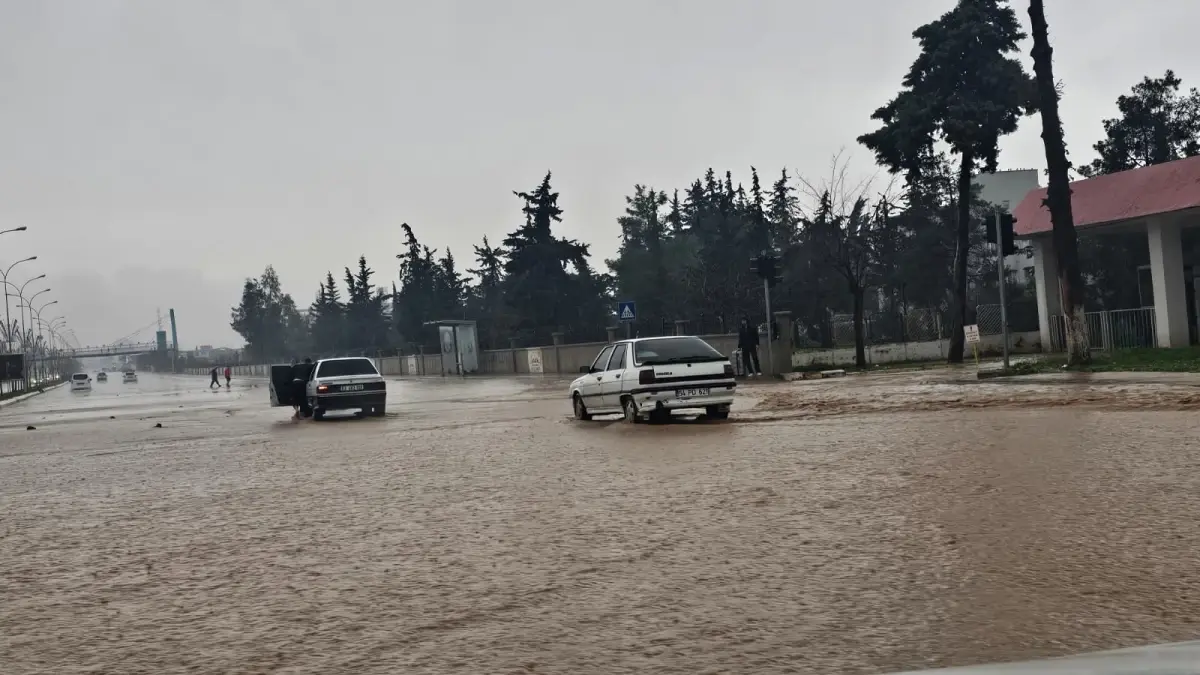 Şanlıurfa’da Şiddetli Sağanak Sularla Mücadele: Tahliye ve Altyapı Çalışmaları Başladı