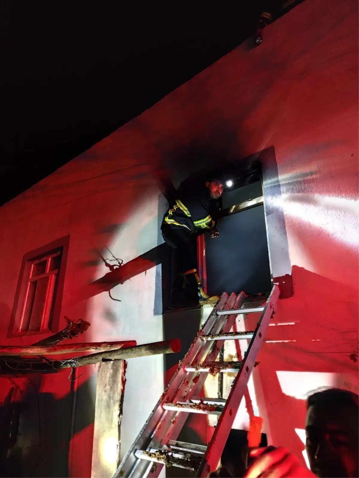 Kurtalan'da Ev Yangını Kontrol Altına Alındı