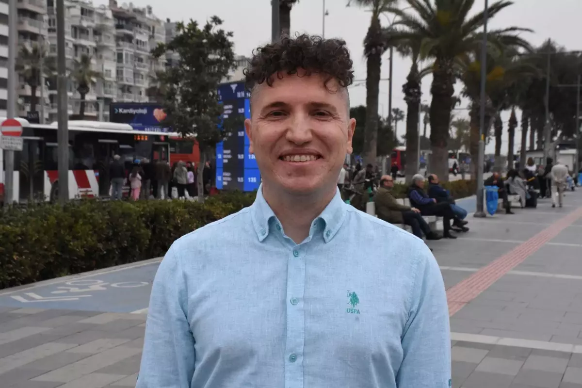 Türker Adakale, Uganda'daki Yetimhaneye 120 Kitaplık Kütüphane Kurdu