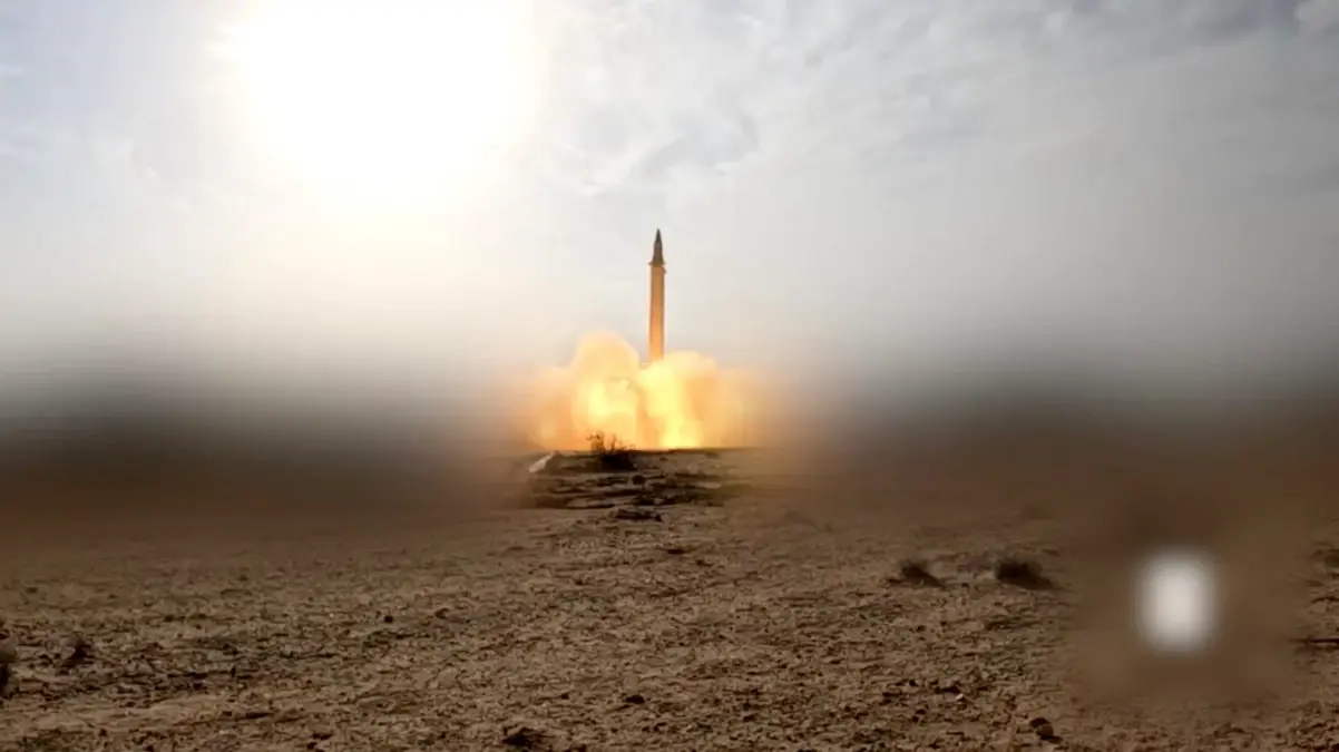 Husiler Hürmüz Boğazı'nda Durumu Yakından İzliyor