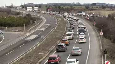 D-100 karayolunda bayram dönüşü araç yoğunluğu