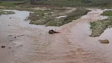 Kurtarma ekibi Afrin Çayı'nda
