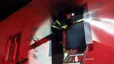 Yangın sonrası itfaiye ekipleri