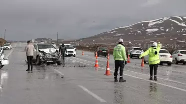 Kazada çarpışan üç araç