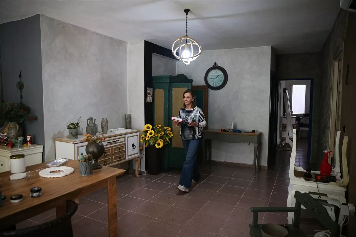 Emekli Sanatçı Demet Balen'den Atık Malzemelerle Şık Dekoratif Tasarımlar