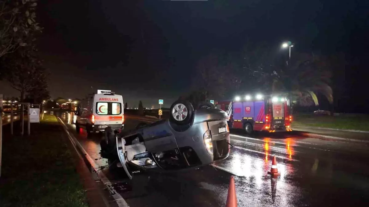 Pendik Sahil Yolunda Aşırı Hızlı Araç Takla Attı: 3 Yaralı