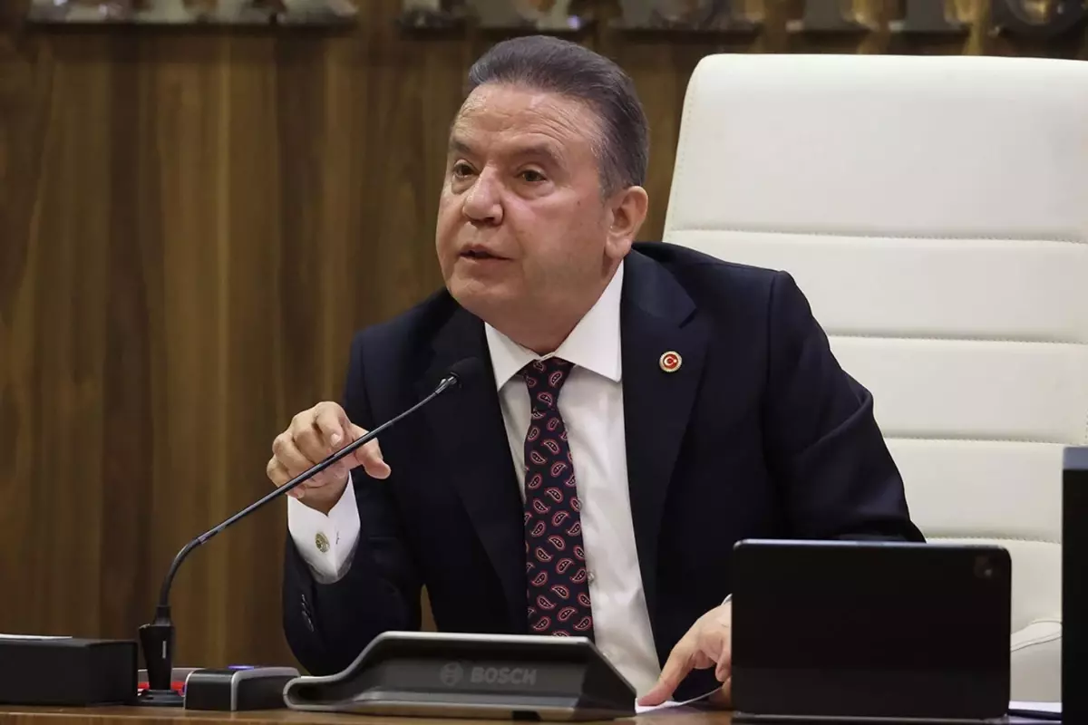 Muhittin Böcek'in İddianamesinde 50‑100 Milyon TL'lik Bağış Şüphesi Ortaya Çıktı