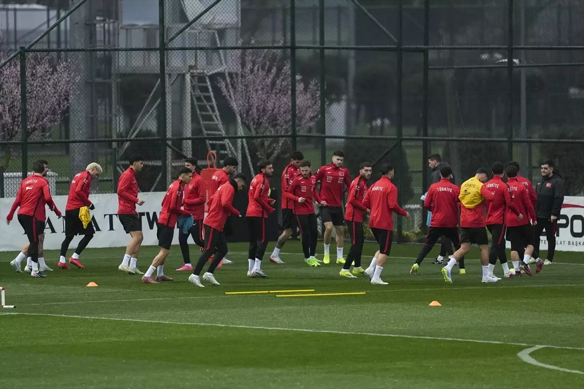 A Milli Futbol Takımı, Romanya Play-off Maçına Hazırlıklarını Tamamladı