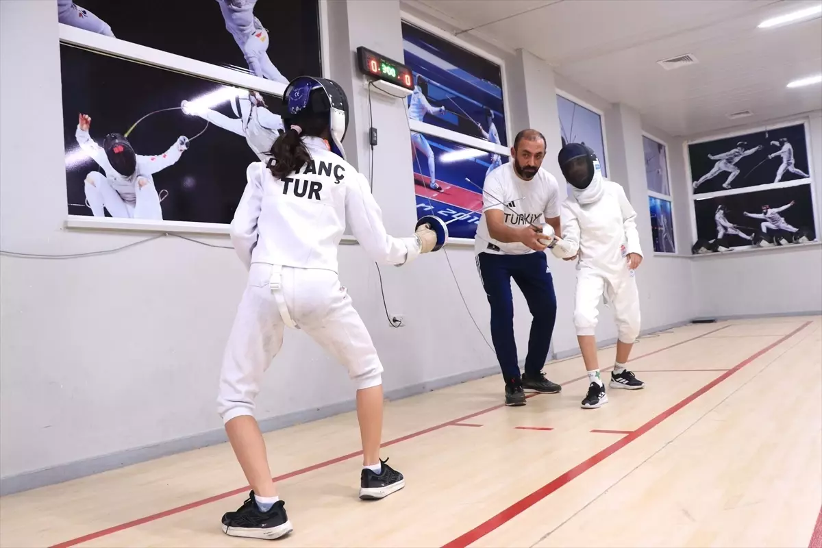 Elif Reyyan Kaya: Eskrimde Milli Takım Yolunda Yeni Adımlar