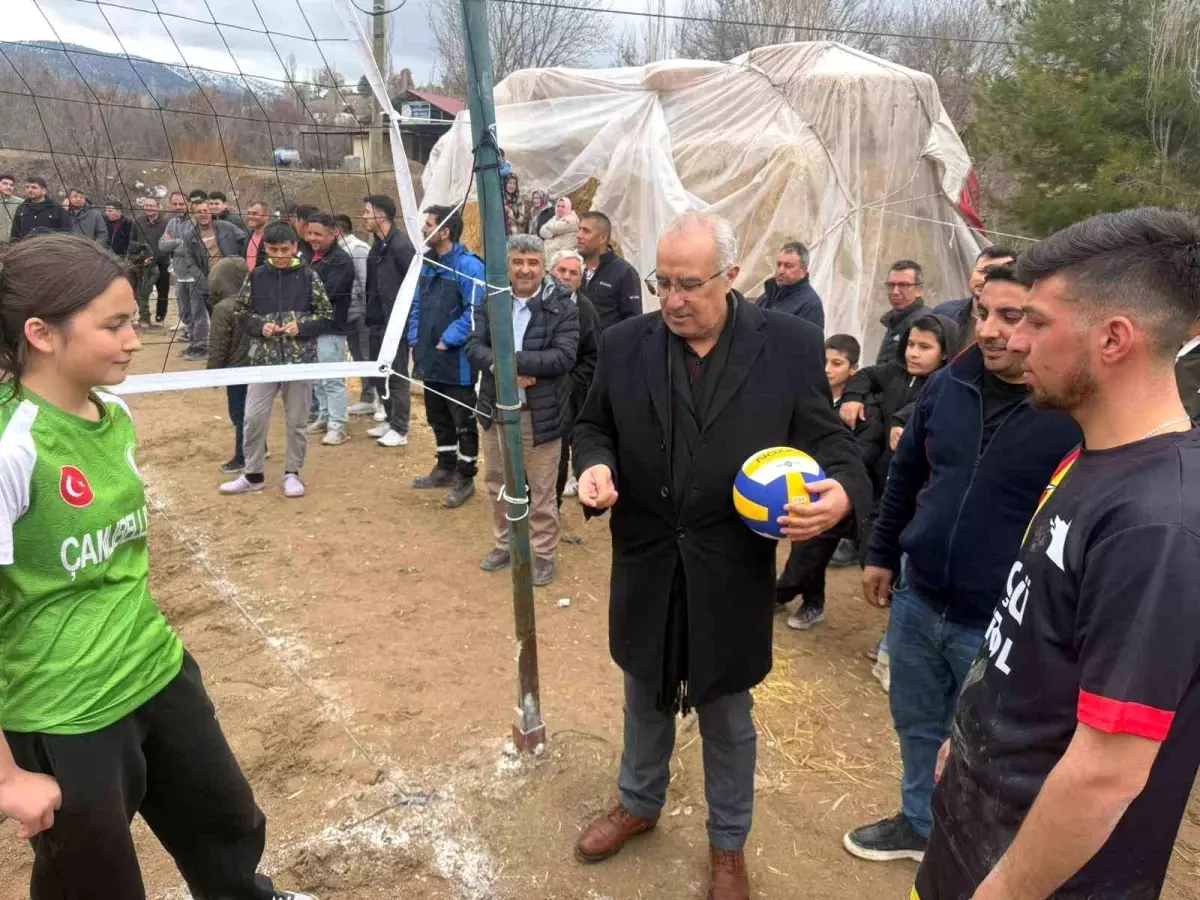 Çameli'de Geleneksel Voleybol Turnuvası Yeşilyayla Mahallesi'ni Şampiyon Etti