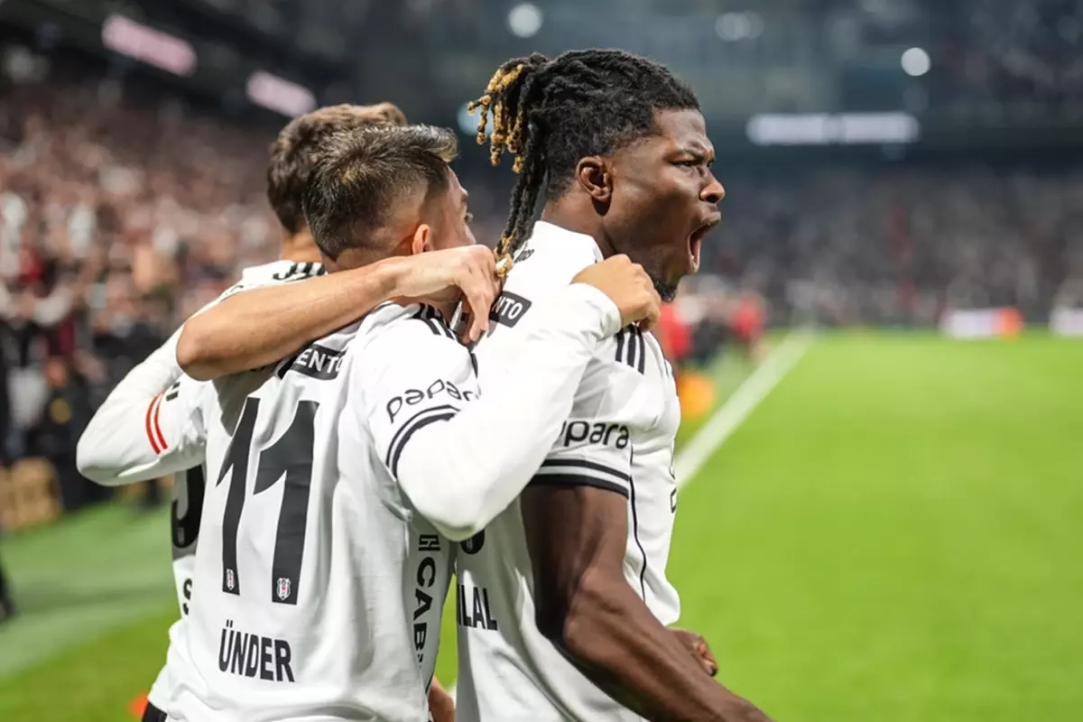 El Bilal Toure'un Sakatlığı Derbi Öncesi Beşiktaş'ı Etkiliyor