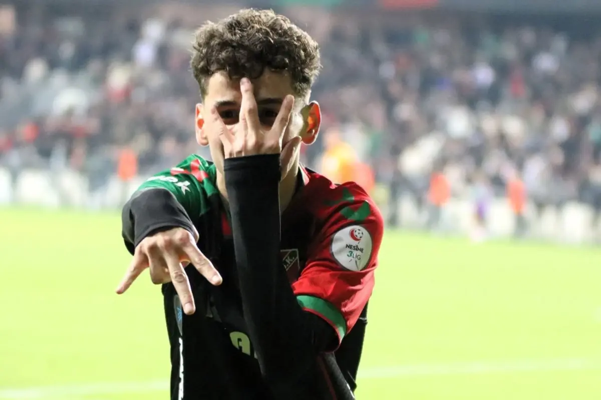 Fenerbahçe'ye Transfer Olan Adem Yeşilyurt'un Takımında Süre Sorunu ve Kayıplara Karışması