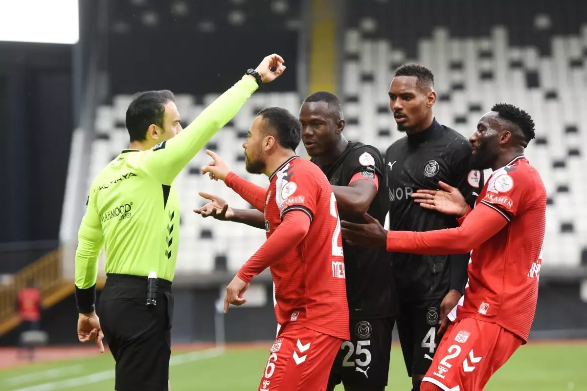 Manisa FK, Sivasspor Karşısında 1-0 Geride Kaldı: Play-Off Umutları Sarsıldı