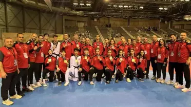 Turnuvada madalya kazanan Türk Taekwondo sporcuları