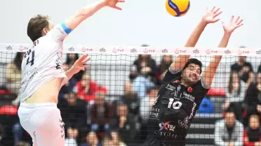 Voleybol Efeler Ligi maç sahasından bir kare