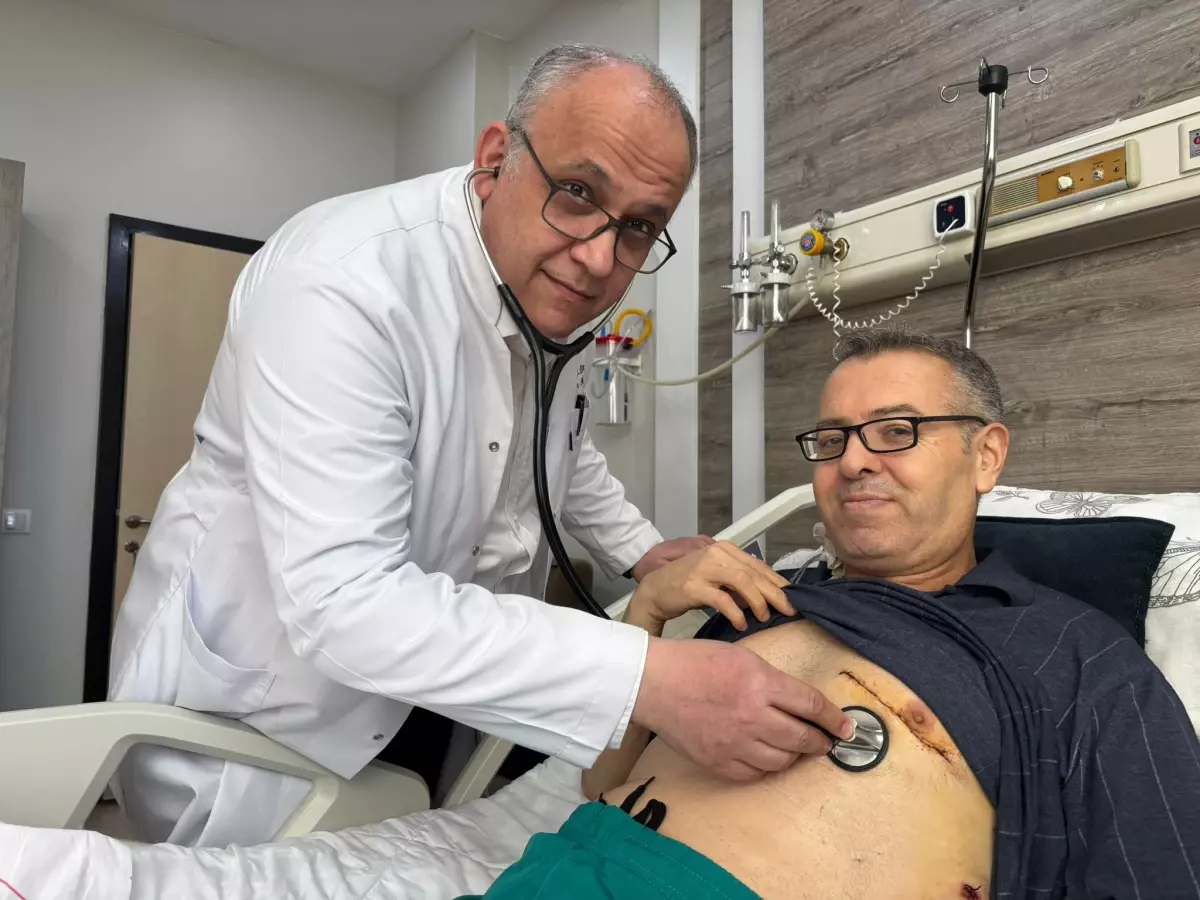 Antalya’da Kapalı Yöntemle İlk Kalp Damar Değişimi Başarıyla Tamamlandı