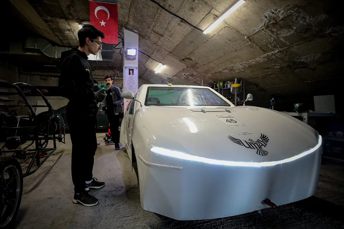 Bursa Liseli Gençler, UMAY Elektrikli Araçla TEKNOFEST'te Birinci Olmayı Hedefliyor