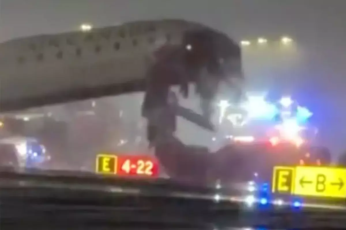 Air Canada Express Uçağı LaGuardia’da Yer Hizmet Aracına Çarptı: Görüntüler Açıklandı