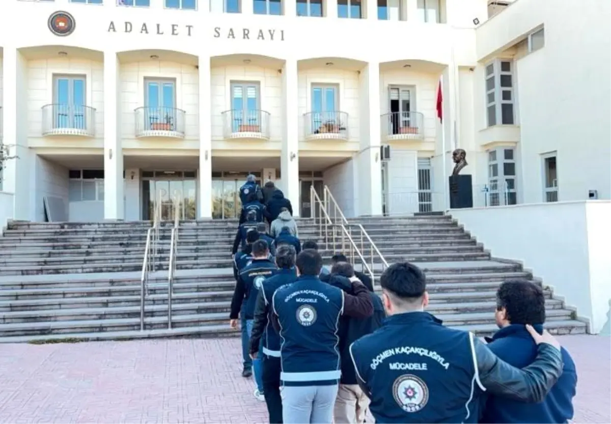 Bodrum Sahilinde 33 Düzensiz Göçmen Yakalandı, 9 Kişi Tutuklandı