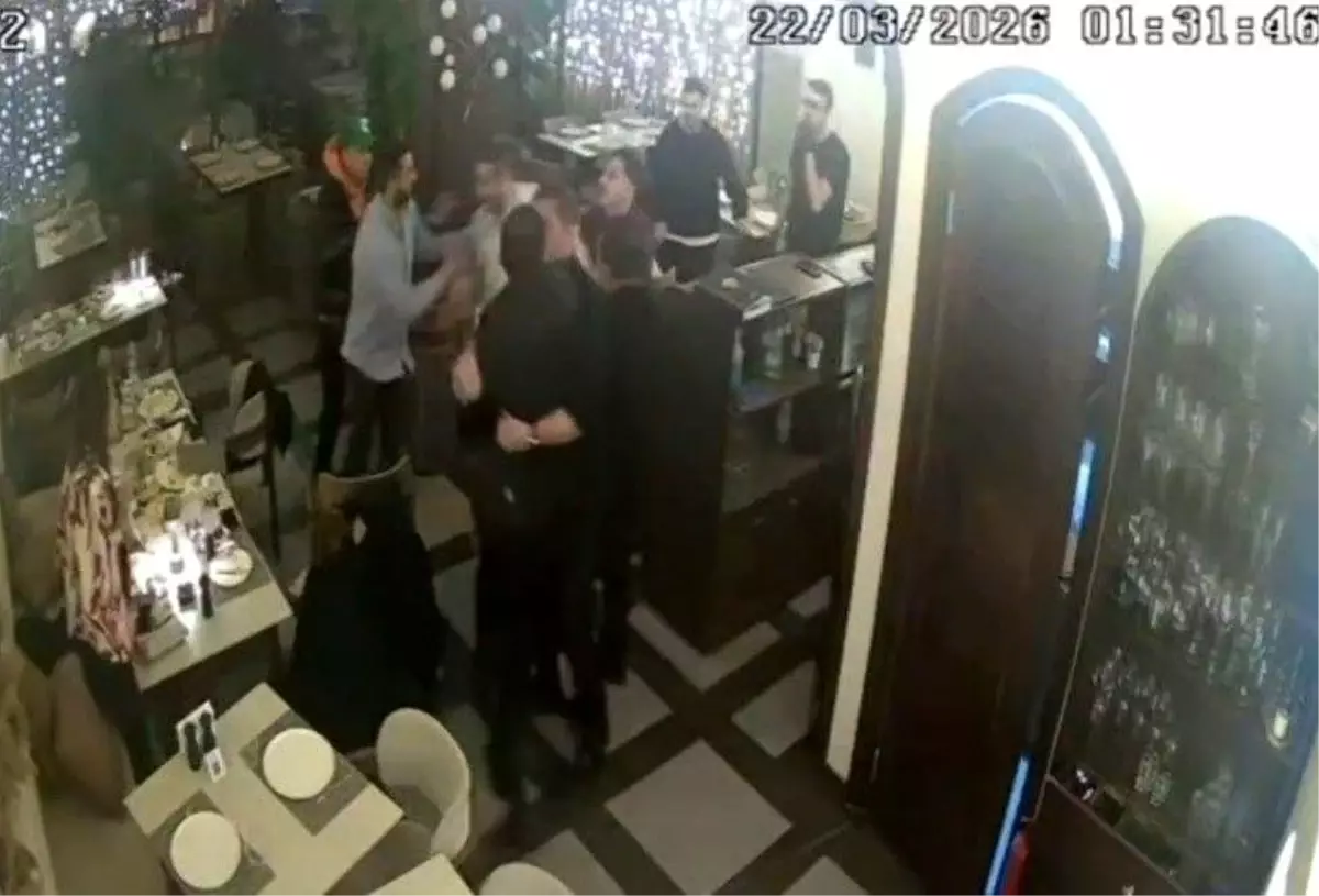 Mezitli Belediye Başkanı Ahmet Serkan Tuncer Restoran Kavgasına Müdahil Oldu