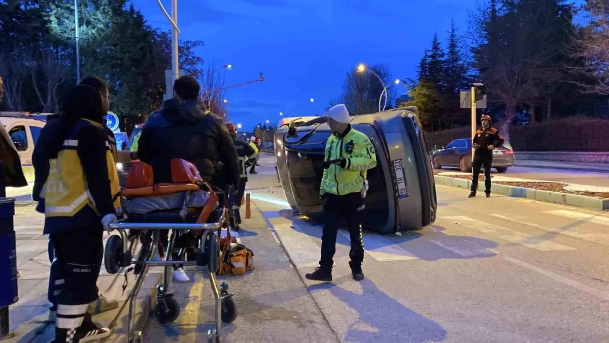 Çorum’da Minibüs ve Cip Çarpıştı, Sürücü Yaralandı