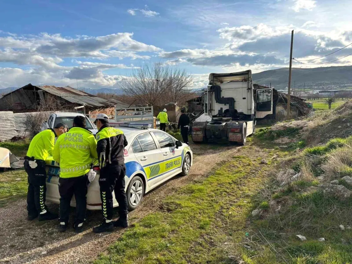 Elazığ’da Dur İhtarına Uymayan Alkollü Sürücüye 450 Bin Liralık Ceza Kesildi