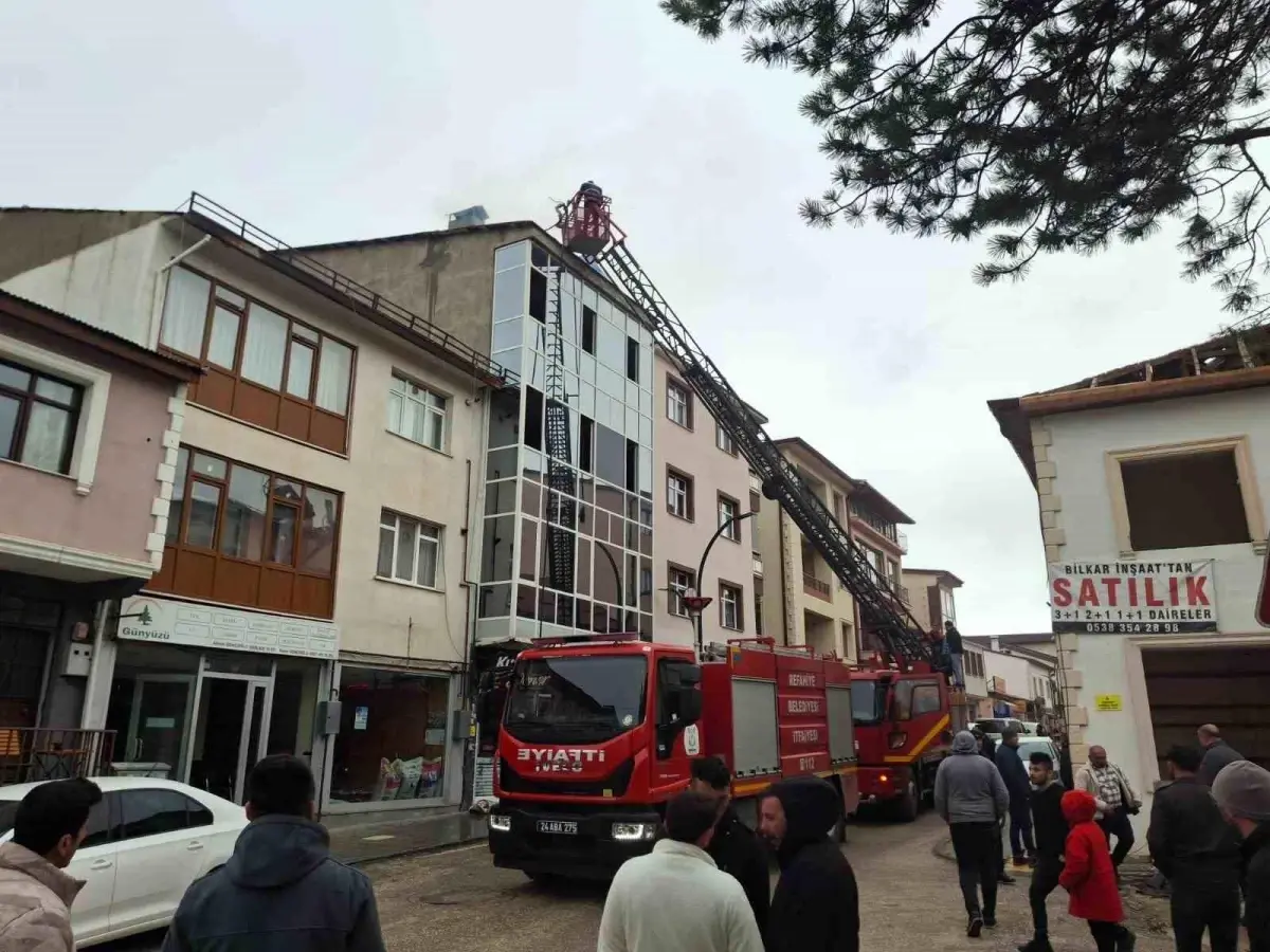 Refahiye'de Kuşoğlu Lokantası'nda Baca Yangını Hızlıca Kontrol Altına Alındı