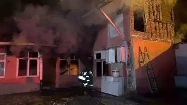 Yangın sonrası gecekondu kalıntıları