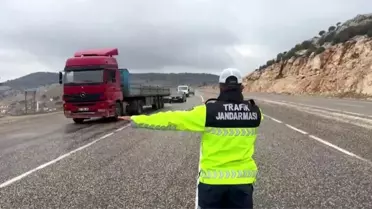 Denetim sırasında jandarma ekipleri