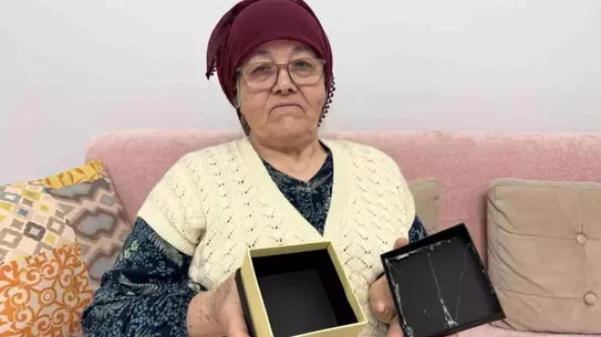 Esenyurt’ta Polis Kılığına Giren Dolandırıcılar 75 Yaşındaki Kadının 2 Milyon TL’lik Altınını Çaldı