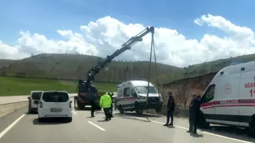 Devrilen ambulansın fotoğrafı