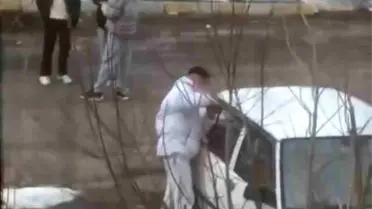 Zorlanan otomobil kapısı