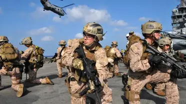 ABD, Hürmüz Boğazı’na 4.500 Deniz Piyadesi Gönderdi: Bölgedeki Gerilim Artıyor