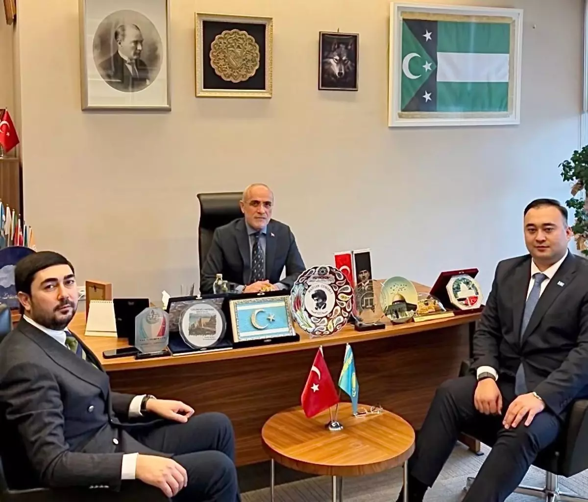 Yalçın Topçu, Kazakistan Halk Asamblesi Yardımcısı Rassul Akhmetov ile Görüştü: Ekonomik İşbirliği Üzerine Görüşmeler