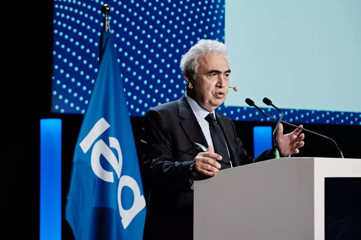 Küresel Enerji Krizi Ekonomik Büyümeyi Sarsıyor