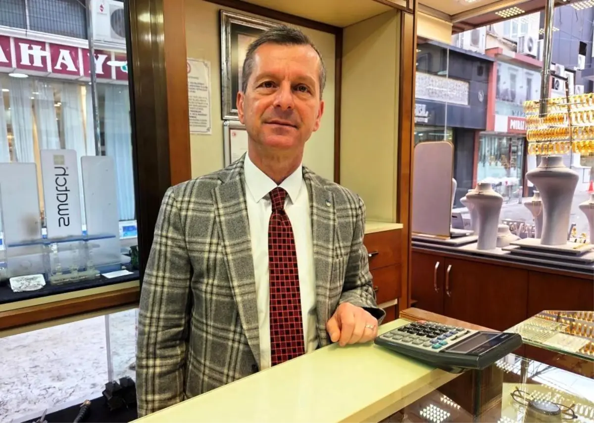 Altın Fiyatlarında Düşüş: FED'in Faiz Artışı ve Bölgesel Çatışmaların Etkisi