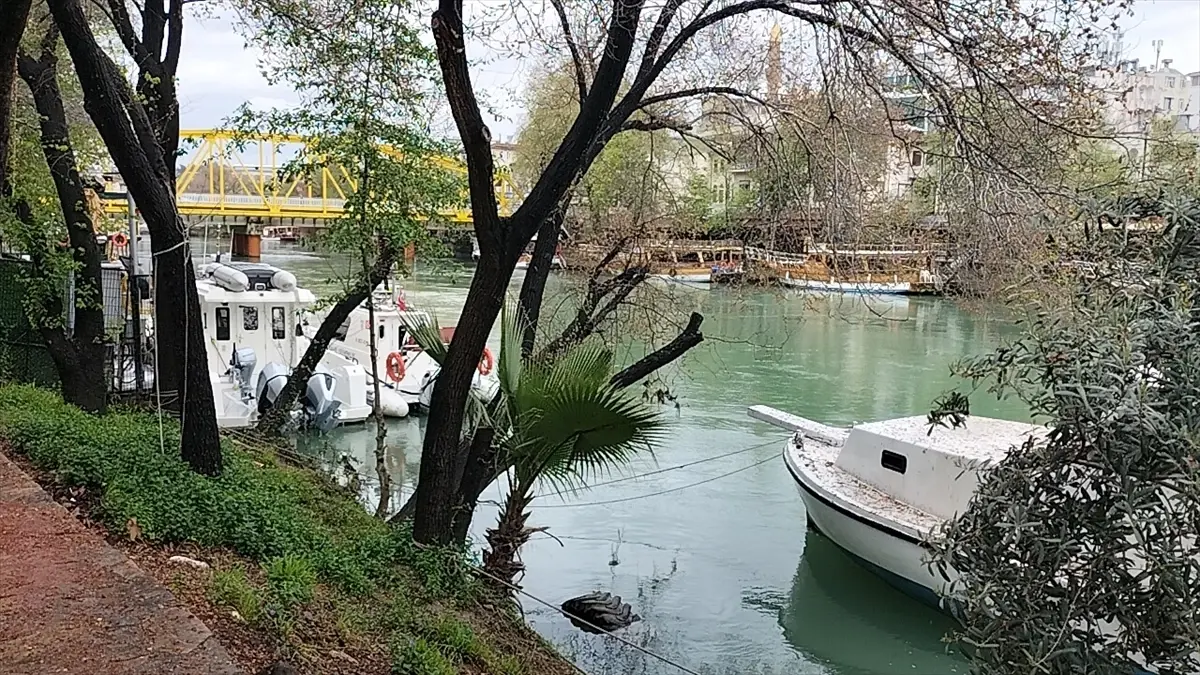 Manavgat’ta Sorgun Mahallesi’nde 29 Yaşındaki Kadının Cesedi Nehirde Bulundu