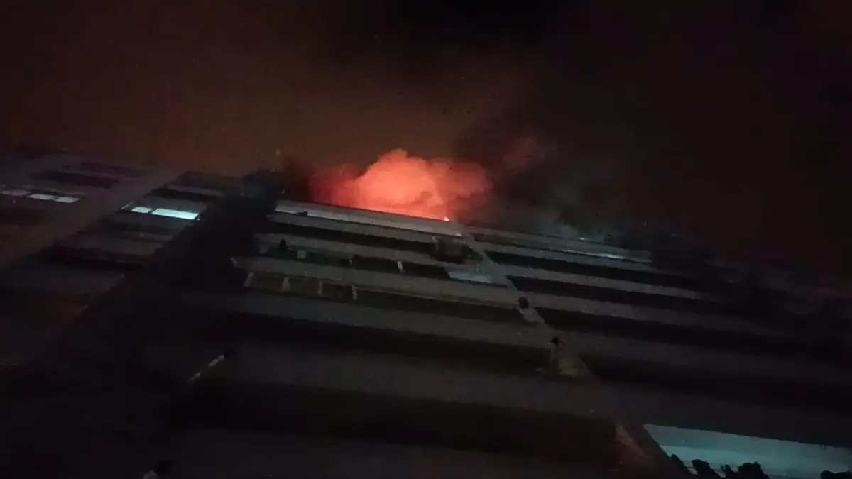 Edremit’te İki Ev Yangını Kontrol Altına Alındı, 2 Yaralı Hastaneye Kaldırıldı