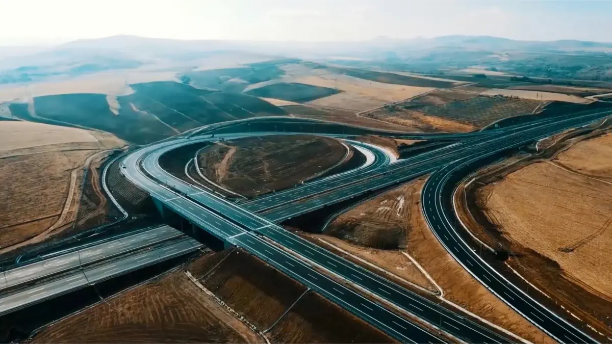 Ramazan Bayramı'nda Türkiye'de 12,3 Milyon Araç Otoyol ve Köprüleri Aştı