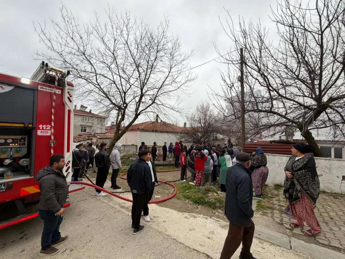 Tekirdağ Malkara’da Bedensel Engelli Vatandaş Yangınla Mücadele Ederken Yaralandı