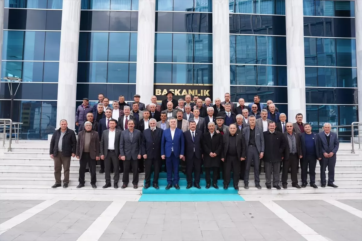 Çubuk Muhtarları Ramazan Bayramı’nda Belediye Başkanı Demirbaş’ı Ziyaret Etti