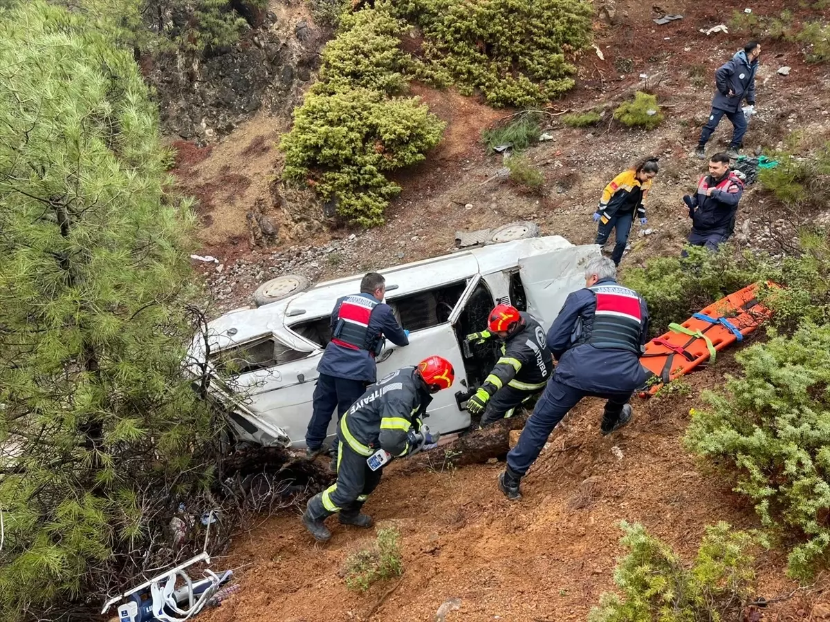 Denizli Honaz’da Uçuruma Çıkan Otomobilde 1 Ölüm, 1 Yaralı