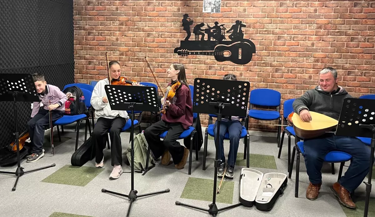 Down Sendromlu Kadir Yavuz’un Müzik Yolculuğu Narman’da